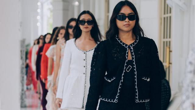 샤넬 2025/26 크루즈 컬렉션이 싱가포르에 상륙했습니다.