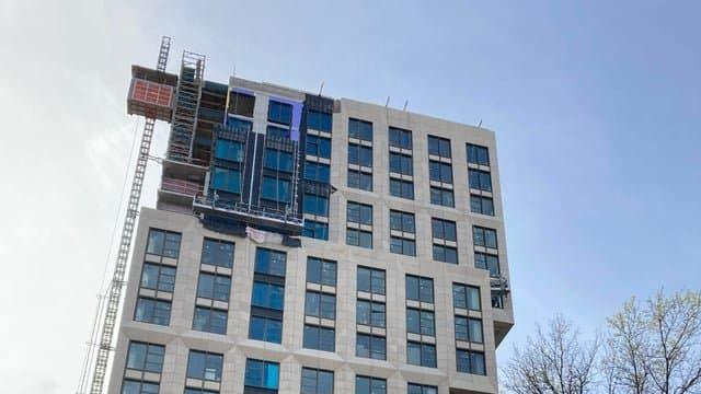 남의 건물 위에 건물 짓는 뉴욕.jpg