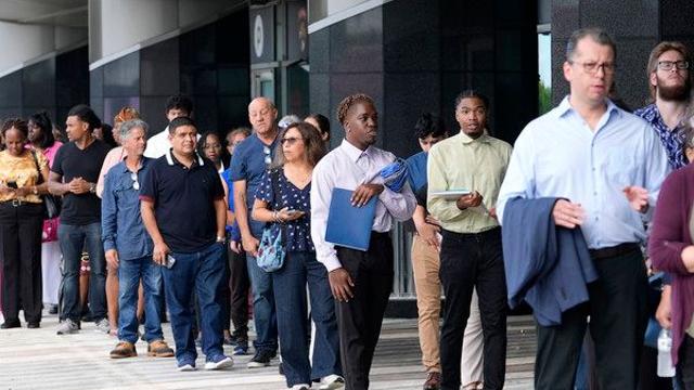 美 10월 민간고용, 전망 상회하며 두 달만에 ‘반등’···금리결정 영향에 시장 촉각