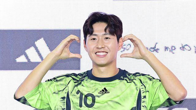 이강인, 두산家 5세 박상효와 럭셔리 심야 데이트…애정전선 이상 無 [엑's 이슈]