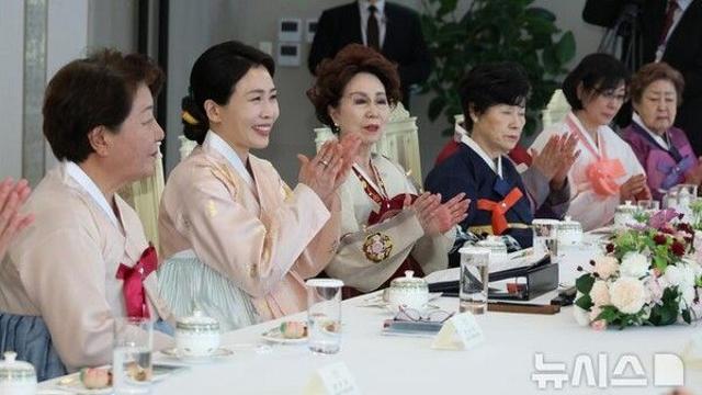 김혜경 여사, 日거주 韓부인회와 차담…