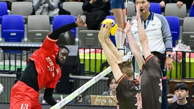 한국전력, OK저축은행 꺾고 최하위 탈출…'3연승' 페퍼, 2위 도약(종합)