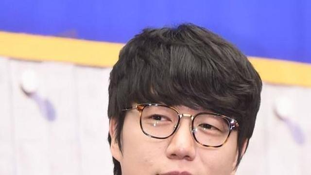 성시경, '매니저 배신' 충격 후 무대 오른다 