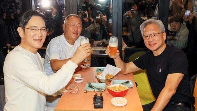 '땡큐 젠슨 황'... 난리난 깐부치킨 '그 좌석' 현황은?