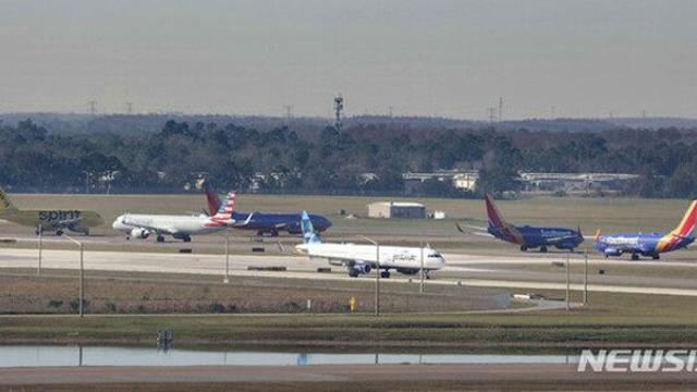 美 최장 셧다운…뉴욕·LA·댈러스·시카고 등 40개 공항 감축 운영