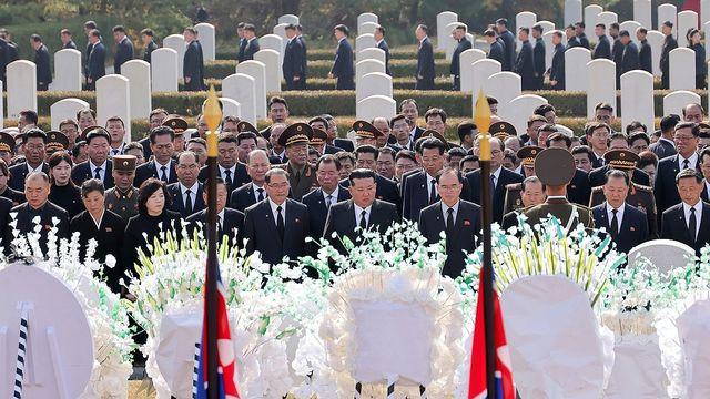 '北 외교원로' 김영남 영결식…김정은 참석(종합)