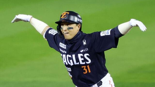 우승 꿈 못 이룬 손아섭, 3번째 FA 신청할까…한화의 선택은