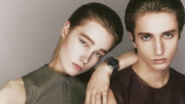 시계로 완성한 모던 스타일링