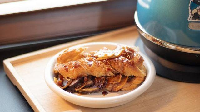 액시아빵 차슈애플파이(?), 당끼빵이랑 먹을 감바스만들어봄