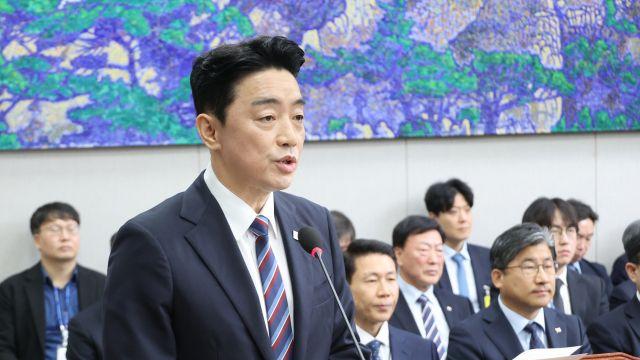 '김현지 국감' 운영위 파행…여야 '배치기' 충돌까지