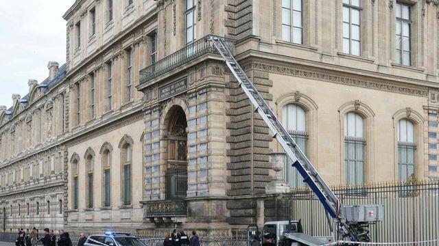 '삼척동자도 다 알겠네' 프랑스 루브르 박물관, 보안 비밀번호는…