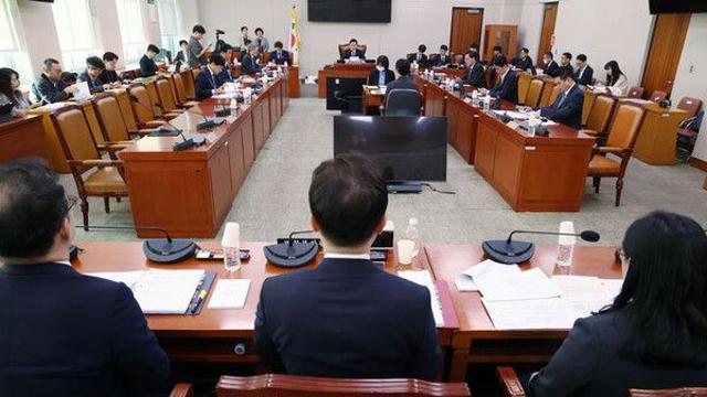 법사위 예결소위, 헌재·법제처 예산 의결…대법원 등 계속 논의