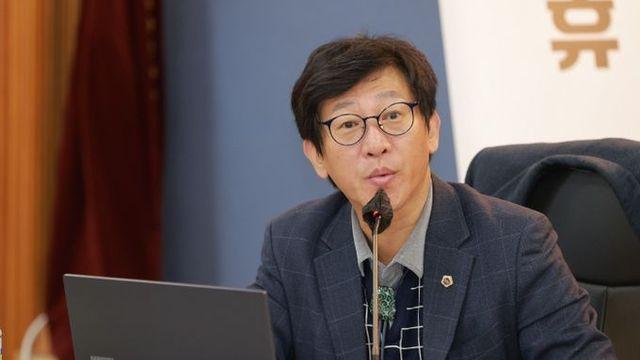 경기도의회 국중범 의원, “방화복은 세탁해주면서 근무복은 개인 빨래… 개선해야”