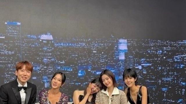 장영란, 전지현과 팔짱 꼈다 