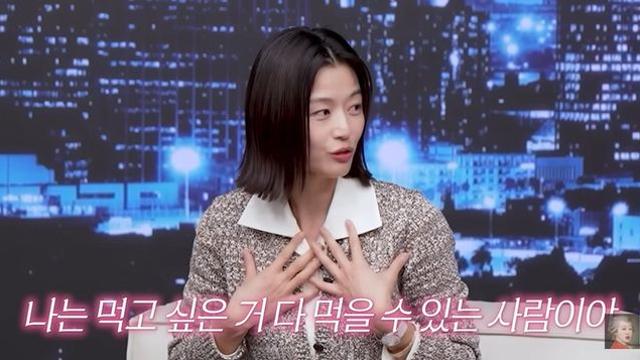 전지현, 173cm·52kg라더니…”음식을 제일 조심, 점심 최대한 참아” [RE:뷰]