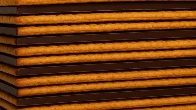 외국인 관광객들이 싹 쓸어갔다…급기야 11월 생산량 2배 늘리는 ‘한국 과자’