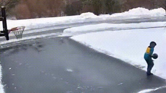 겨울 스포츠의 꽃은 농구지.