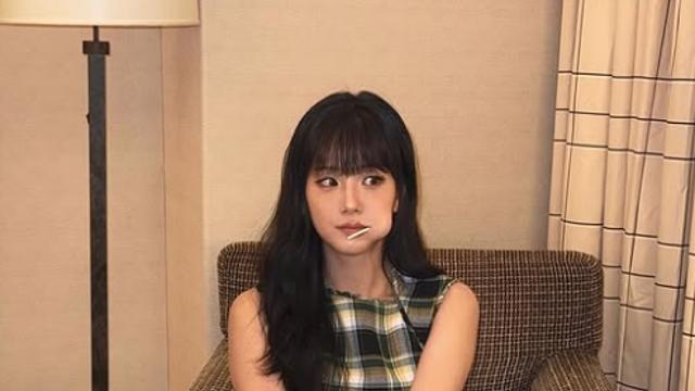 지수, ‘인간 디올’의 정석… 뉴욕서 빛난 인형 미모 [AI 포토컷]