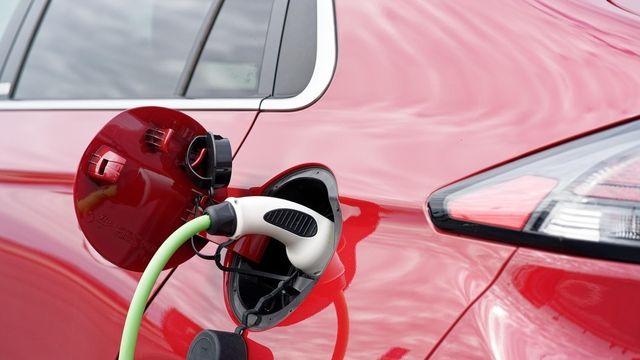 “전기차 보급에 찬물?” 영국, 전기차에 ‘1마일당 세금’ 부과 추진