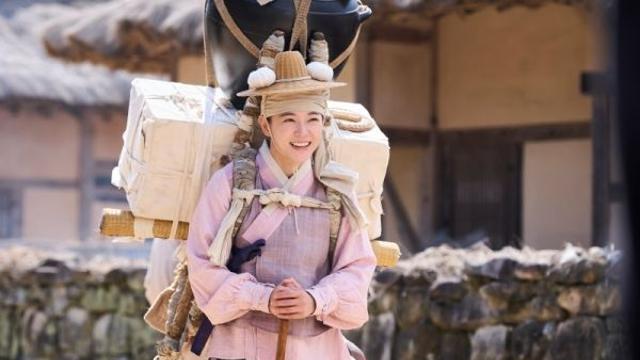 '이강달' 김세정, 닫힌 지갑도 열게 하는 조선시대 장사 천재 등장!