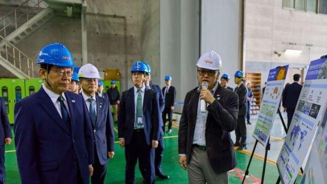 이재명 대통령, 핵융합에너지 연구현장(KSTAR) 방문