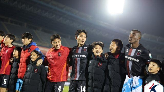 ‘가장 유리’ 부천과 전남·이랜드 추격... 승강 PO 티켓 잡아라