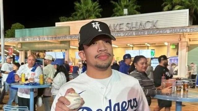 나초 먹다 웬 횡재?…'오타니 홈런공' 예상 경매가 수십억원대