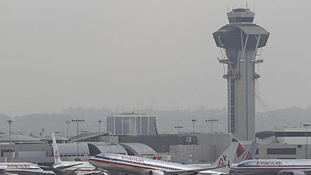 美최장 셧다운 '40개 공항 교통량 10% 감축'…