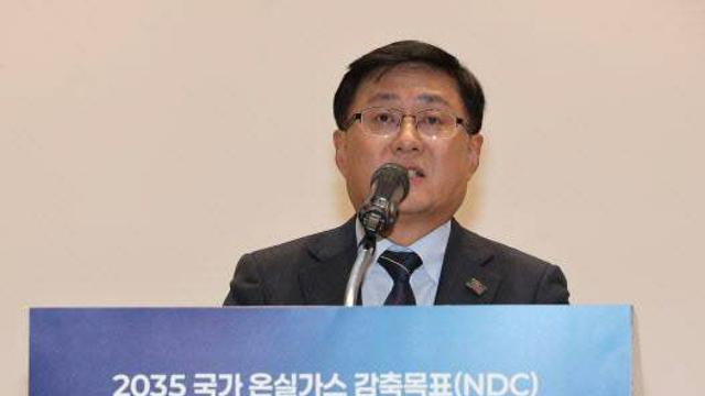 李정부 NDC 충돌…“산업 포기 선언” Vs “기후 악당 선언”