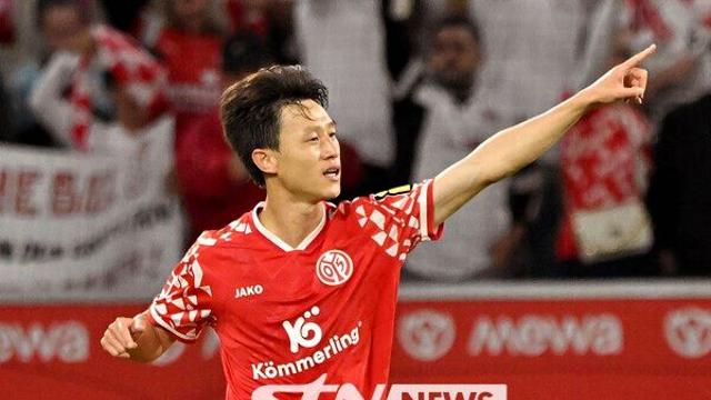 홍명보 감독 함박웃음! '1골 1도움 맹활약' 이재성 향한 찬사…