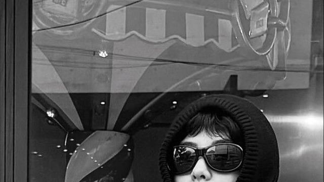 나나 숏컷 완벽 소화…시크한 분위기