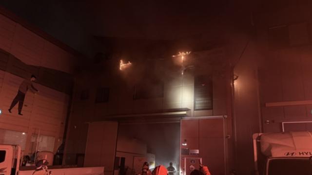 인천 송림동 용접공장 화재…1시간여 만에 진화, 인명피해 없어