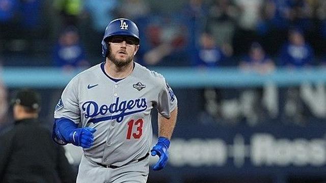 MLB 다저스, 구단 옵션 145억원에 3루수 먼시와 계약 연장