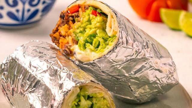 부리또 가게에 새 3마리가 들어왔다