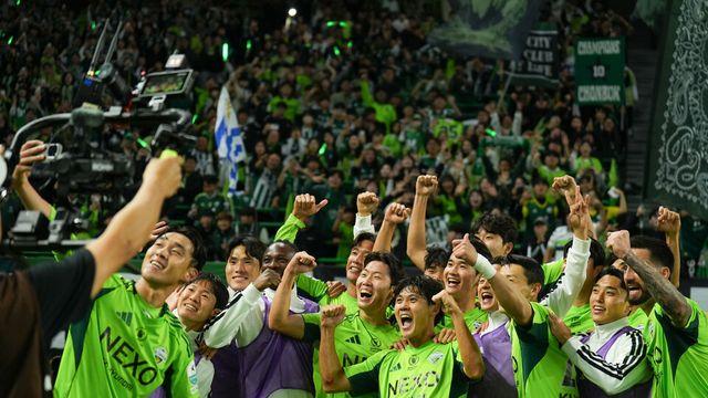 전북, 홈에서 대전 3-1 제압… 팬들과 함께한 ‘10번째 별의 밤’