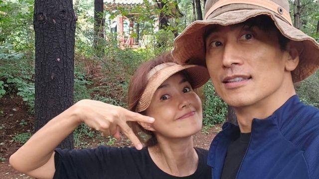 차인표·신애라 부부 며느리 맞는다…장남 이달 결혼