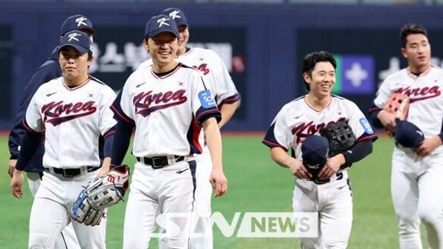 [STN 현장] '10개 구단 유니폼 가득' 뜨거운 야구 인기, 대표팀으로도 이어졌다…1차전 매진