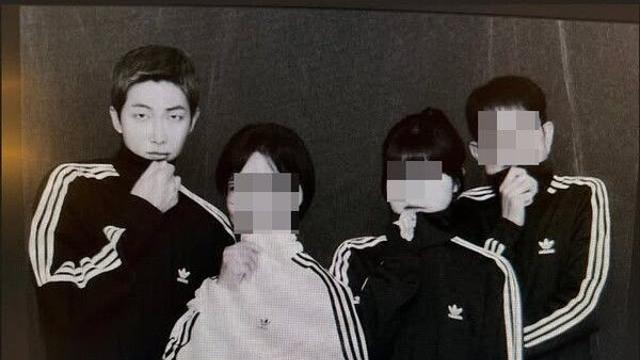 방탄소년단 RM, 가족사진 깜짝 공개…정장부터 트레이닝복까지 '단란함 폭발' (ft. 우월한 유전자)