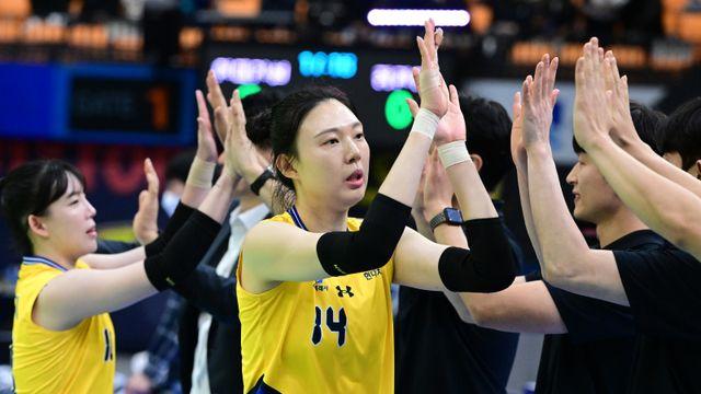 '1호·1호·1호' 양효진, V리그 사상 첫 8000득점 '대위업' [IS 스타]