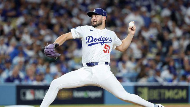 '51번' 토론토가 적 팀 등번호를 모자에 새긴 이유, WS 결장했던 베시아 