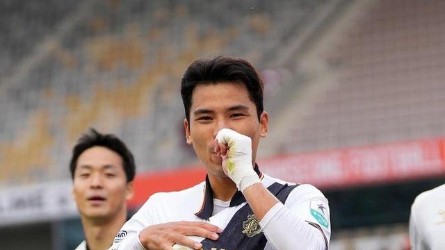 [K리그2 현장리뷰] 원기종이 해냈다...경남, '함선우 퇴장+PK 실축' 화성 잡고 7경기 만에 승리