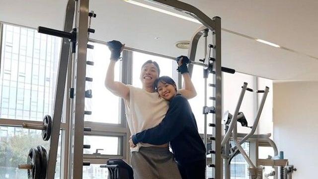 박위, 하반신마비 11년만 두발로 섰다…송지은 포옹