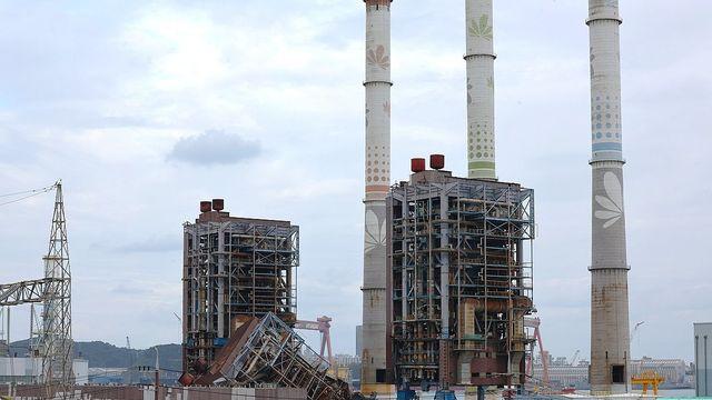 무너진 울산화력 보일러 타워서 '경보음'…실종자 수색 중단