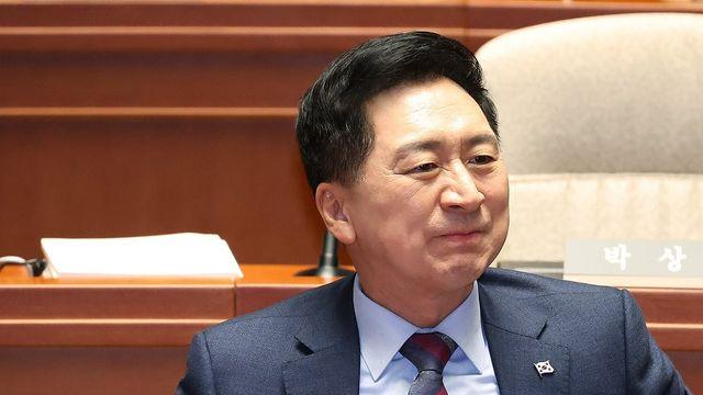 김기현 '尹자택 클러치백'에 