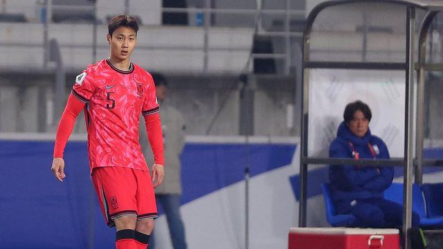 버밍엄 백승호, 전반 5분 만에 부상 교체…홍명보호 '중원 악재'