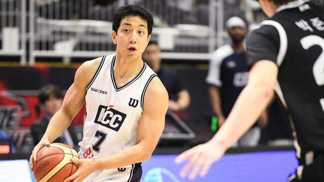 허훈 돌아온 KCC, kt 잡고 3연패 탈출…공동 4위로