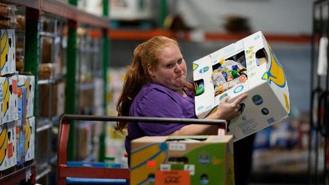 미국, 장기 셧다운 여파로 소비 심리 악화·항공편 대혼란…경제 전반 ‘경고등’