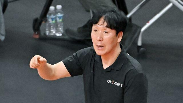 신영철 OK저축은행 감독 