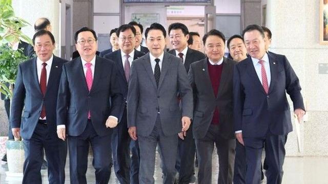 국힘, '대장동 항소 포기' 대응 의총…'국정조사·정성호 탄핵' 등 강공