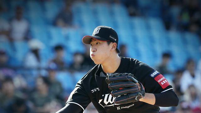 “많은 것 얻었다” 일본·대만 라쿠텐 상대한 KT, 타오위안 교류전 마무리…김동현, 149㎞ 투심 ‘쾅’